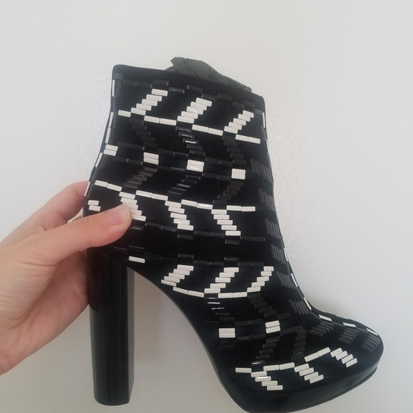 Burberry Embellished Rhumbleside Bootie Size 7.5 - Picture 10 of 10